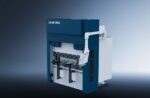 The דגם BDE 400 is a large industrial machine with a blue and white SENFENG exterior, equipped with a mechanical arm and multiple metal components, displayed against a gradient blue background.