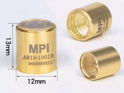 Three gold-colored cylindrical metal components labeled MPi A810-1001B 0000000213, each measuring 13mm high and 12mm in diameter, correspond to חלון מגן IPG (D12 H13). Two have threaded interiors; one has a flat top.